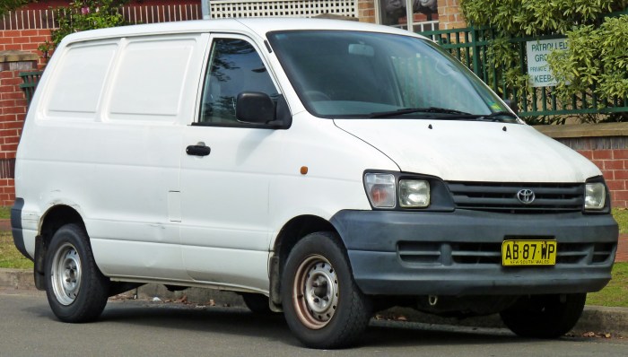 File:1997-1999 Toyota TownAce (KR42R) van 01.jpg - Wikipedia, the free ...